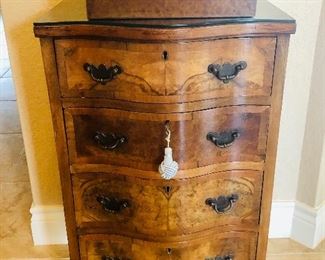  Antique pearl for drawer nightstand with glass top and key 