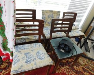 Set of 6 Dining Chairs, as is