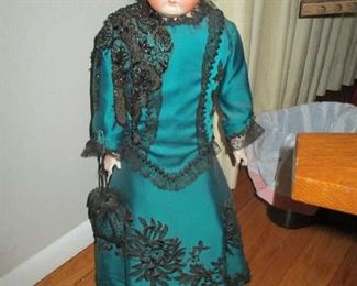 Antique turn head doll