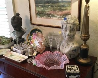 Fenton ruffled bowl and other antique items