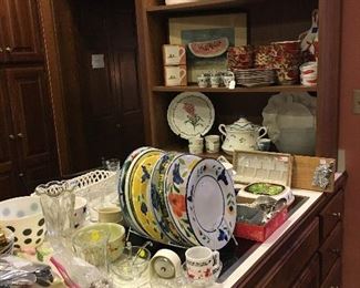 A few of the kitchen items