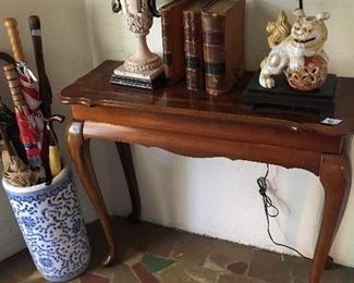 Entry table and umbrella stand