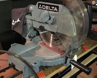 Delta 10" compound mitre saw