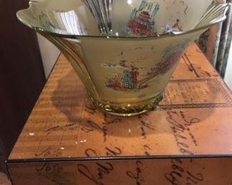 Pretty vintage glassware with Asian theme