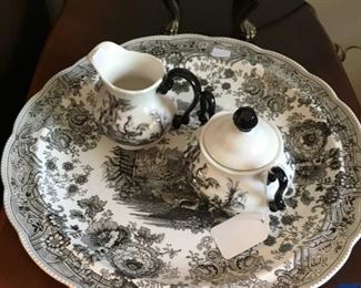 Black and white decorative ware