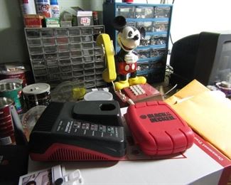 Mickey Mouse Phone, tools