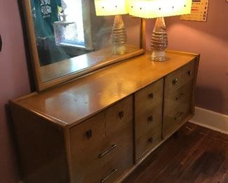 Kent-Coffey "The Sharon" dresser w/mirror