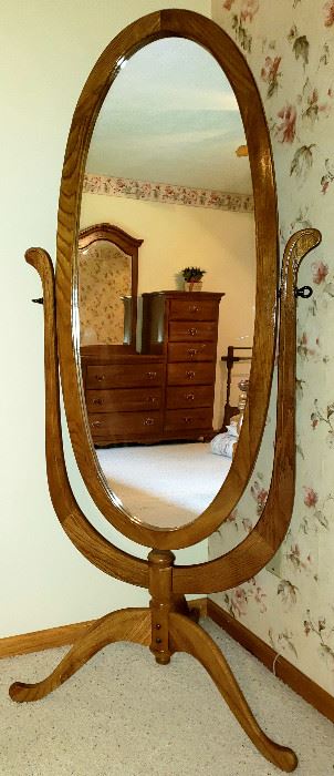 Floor stand cheval mirror