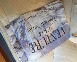 King mattress and box set! Super comfy.