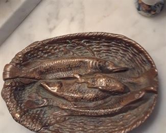 Bronze fish basket tray