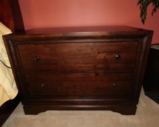 Thomasville (2) drawer chest