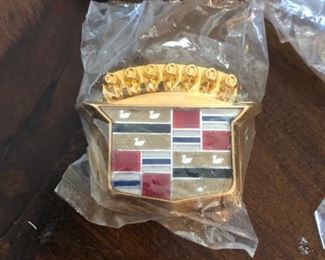 1985 to 1990 Cadillac emblem