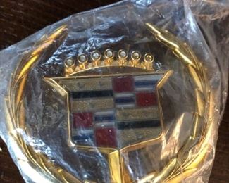 1985 to 1990 Cadillac emblem