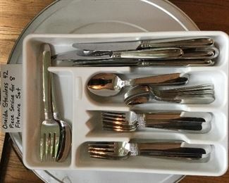 Oneida 42 Piece Stainless Flatware Set