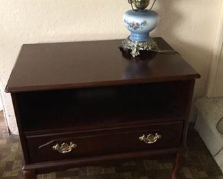 Console Table https://ctbids.com/#!/description/share/160162