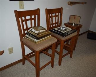 Dining Chairs, Photo Frames, Accent Table, 