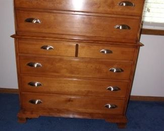 Vintage Permacraft chest of drawers in excellent condition. Matching dresser and mirror.
