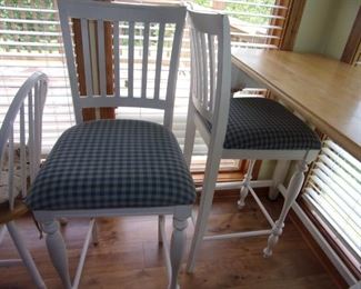 Pub height table (with drawer that needs repair) and two chairs.