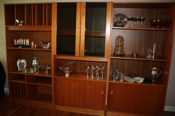 Beautiful Danish set of 3 shelves/cabinets (teak)