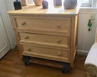 Pottery Barn (PJ Kids) chest