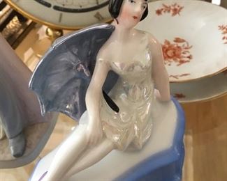 Deco lusterware dresser box