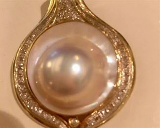 Mabe pearl/14kt/diamonds pendant