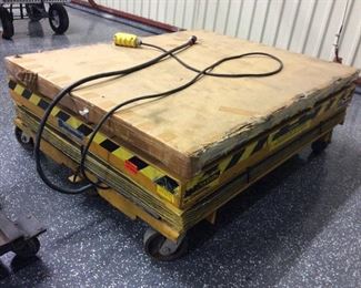 Bishamon 500lb lift table