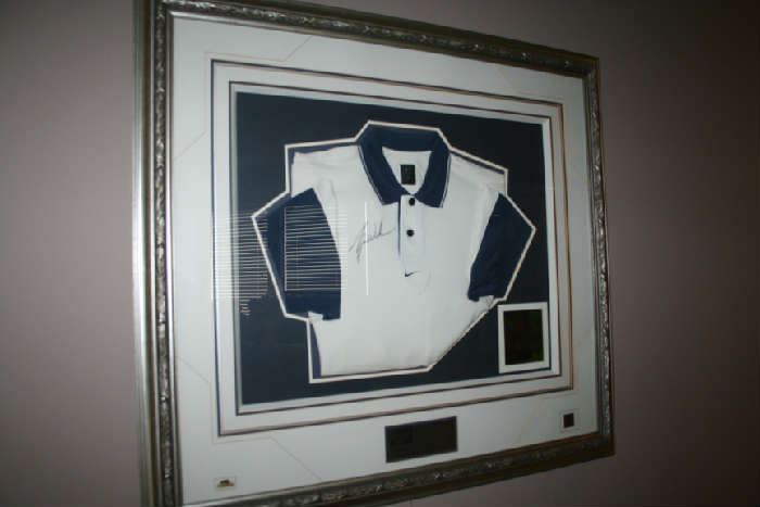 Tiger Woods 1999 Autographed Shrit