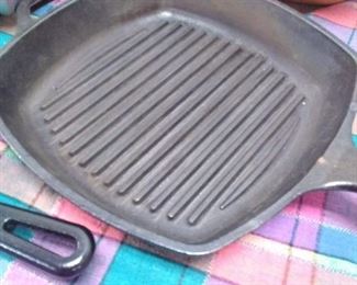  Clay and Cast Iron Cooking Lot https://ctbids.com/#!/description/share/161877