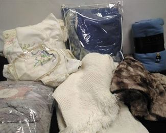 Blankets and Pillows https://ctbids.com/#!/description/share/161894