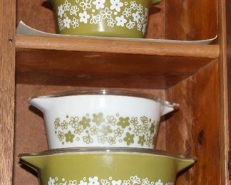 Green pyrex casserole set