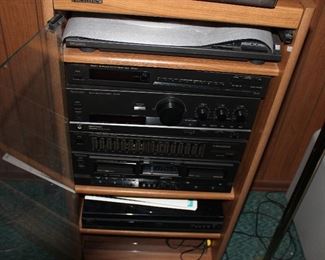 Stereo system with Technics speakers