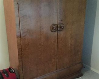 Old School wardrobe "Breaks down to haul on a horse and buggy "!
