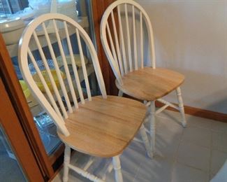 pair of chairs