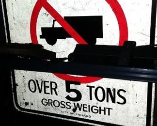 No Tucks Over 5 Tons Gross Weight City of Chicago Street Sign