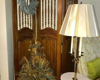 Vintage wood 3-panel screen, floral arrangement and table/lamp combination.