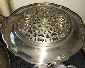 Lots of nice silver plated serving ware.