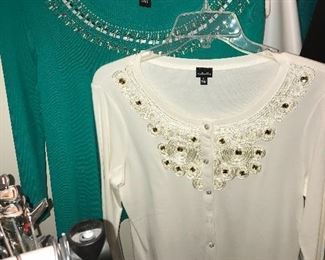 One whole room devoted to clothing! Lots of department store brands for all seasons, mostly sizes Medium and Large.