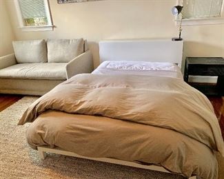 Full size platform bed