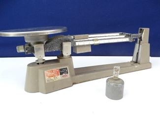Ohaus Triple Beam Balance Scale Vintage