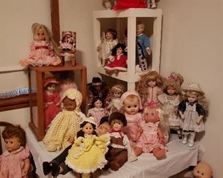 LOTS of vintage dolls
