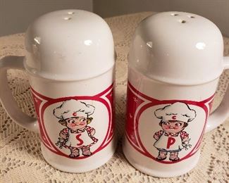 Vintage Campbell's Soup salt/pepper shakers