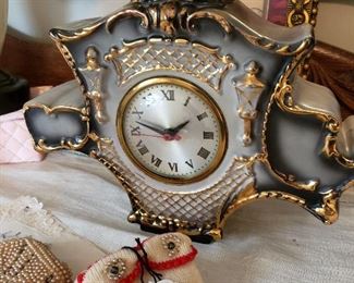 Ceramic mantle clock