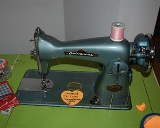 Vintage Universal Deluxe Sewing Machine