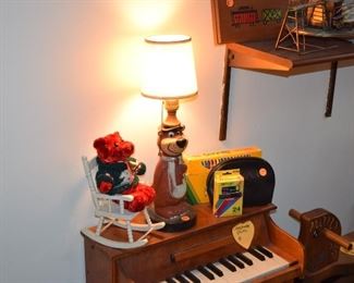 Casspinette Toy Piano & Decor