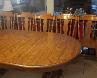 DINING TABLE W/6 CHAIRS
