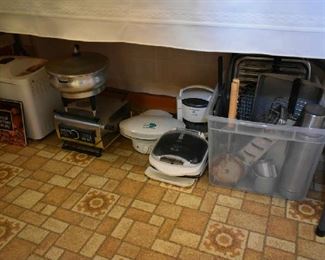 SMALL APPLIANCES, BAKEWARE
