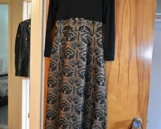 VINTAGE DRESS