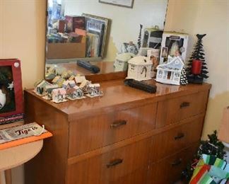 DRESSER