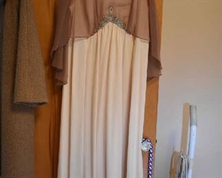 VINTAGE DRESS